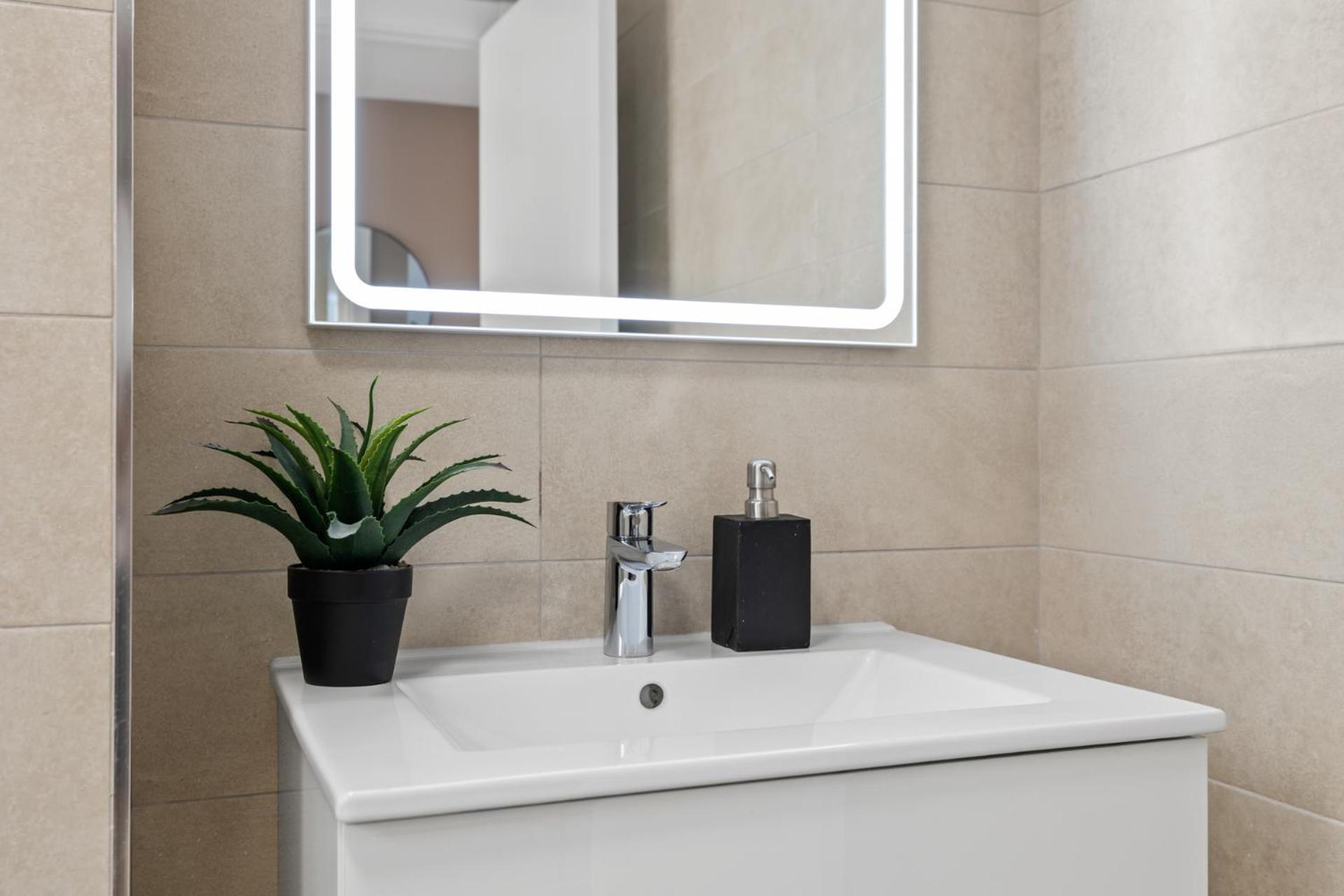 Luxury New Apartment City Center Estepona - Private Parking Kültér fotó