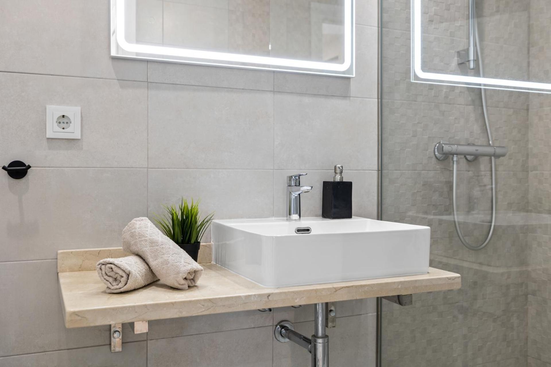Luxury New Apartment City Center Estepona - Private Parking Kültér fotó